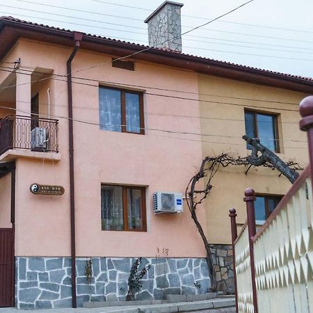 Фън Шуй Къща За Гости 88 Dobrinischte Exterior foto