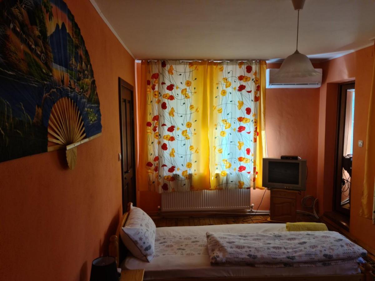 Фън Шуй Къща За Гости 88 Dobrinischte Exterior foto