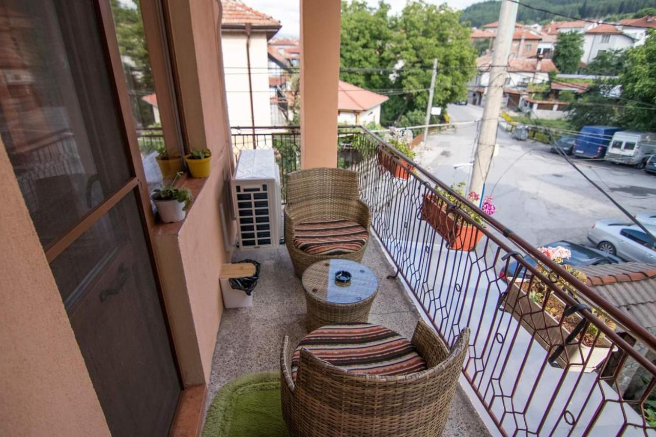 Фън Шуй Къща За Гости 88 Dobrinischte Exterior foto