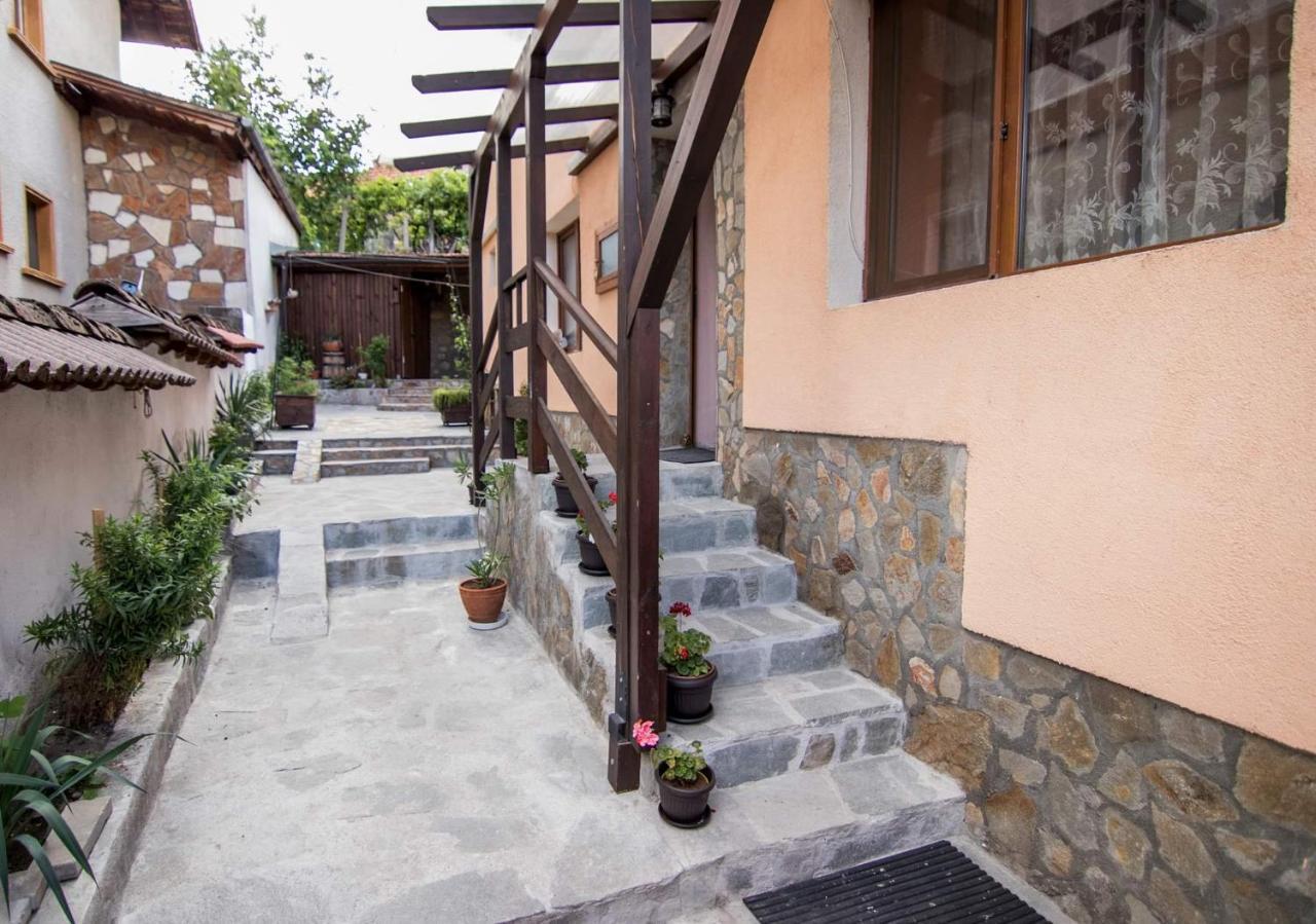 Фън Шуй Къща За Гости 88 Dobrinischte Exterior foto